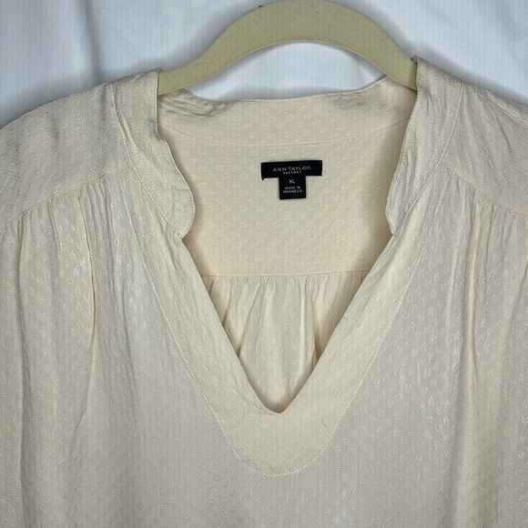 Ann Taylor Top - Picture 3 of 3